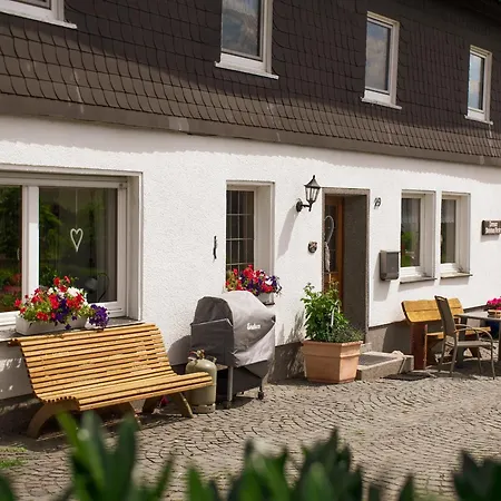 Dreibettzimmer Mit Dusche Und Wc