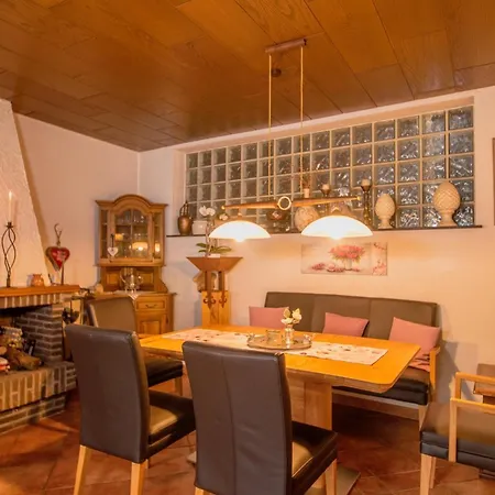 Dreibettzimmer Mit Dusche Und Wc Apartment Lennestadt