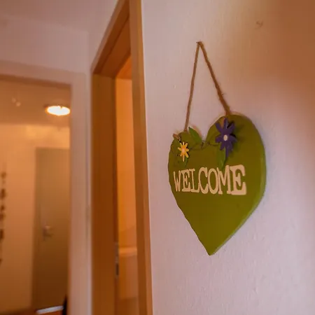 Dreibettzimmer Mit Dusche Und Wc